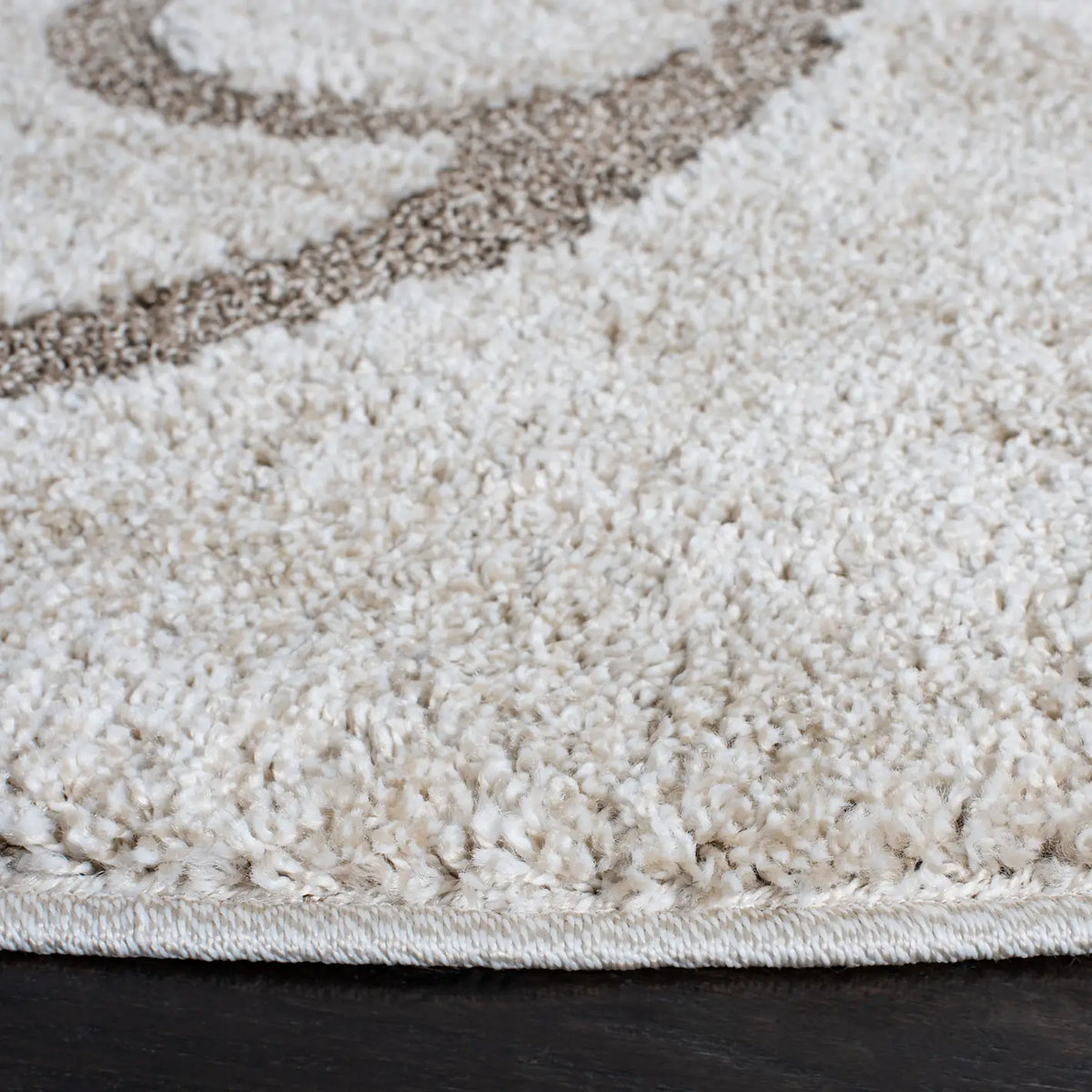 Safavieh Florida Shag 5'-0" x 5'-0" Rug in Ivory / Beige