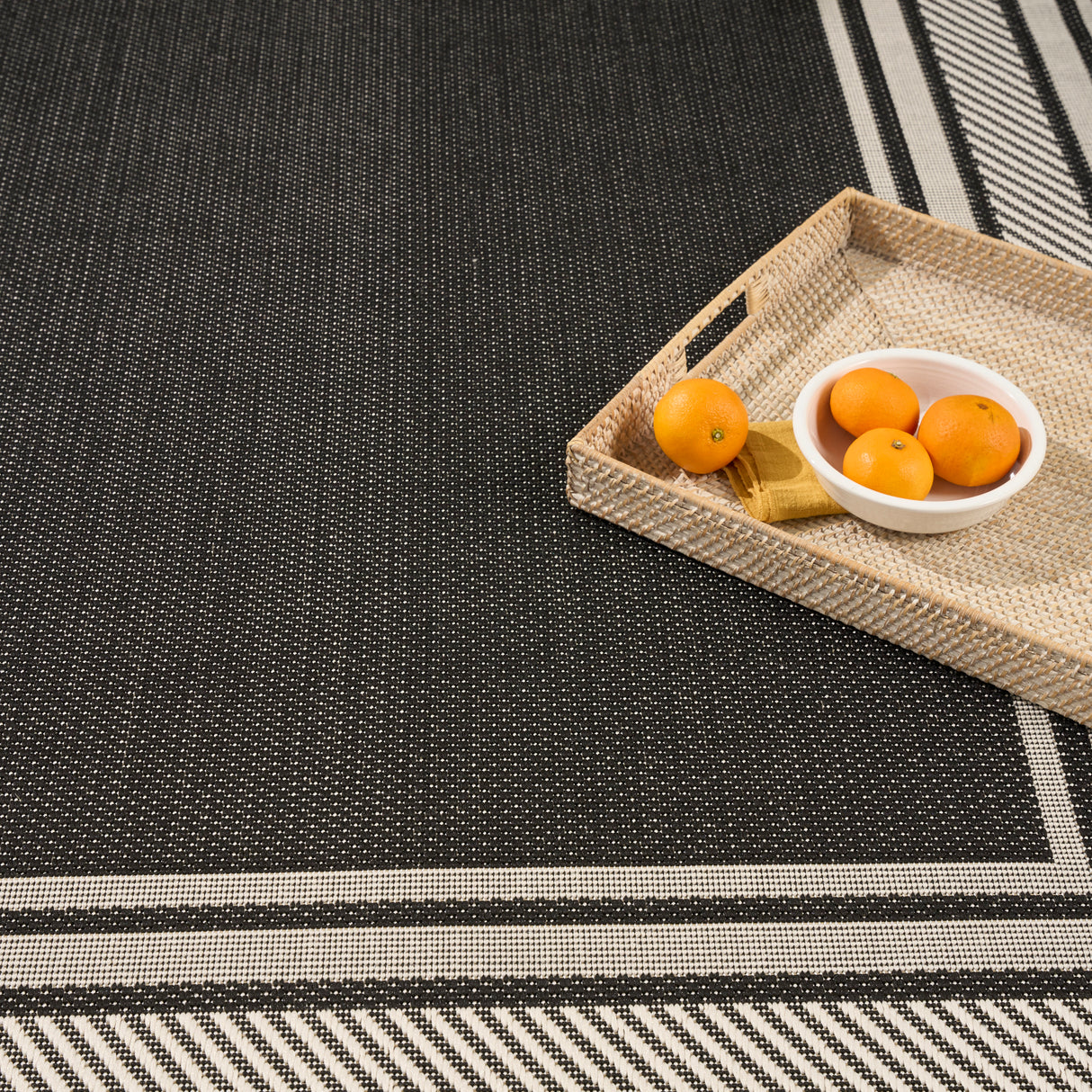 Nourison Horizon Indoor/Outdoor HOZ03 Black Contemporary Area Rugs
