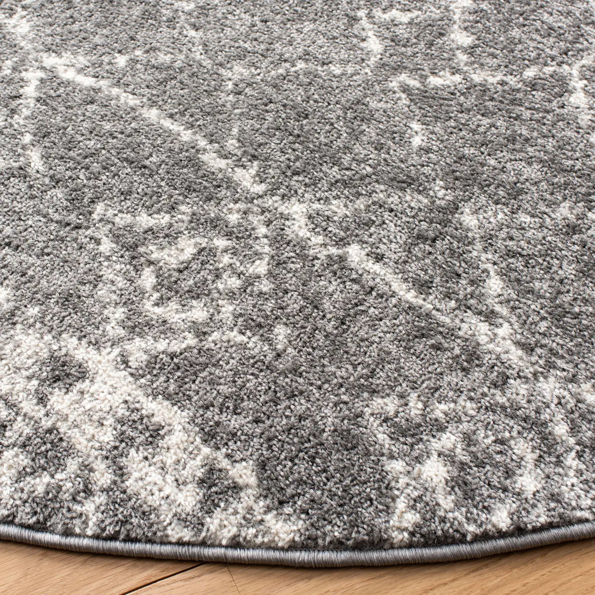 Safavieh Tulum 6'-7" x 6'-7" Rug in Grey / Ivory