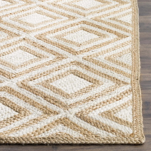 Safavieh Cape Cod 4'-0" x 6'-0" Rug in Natural / Ivory