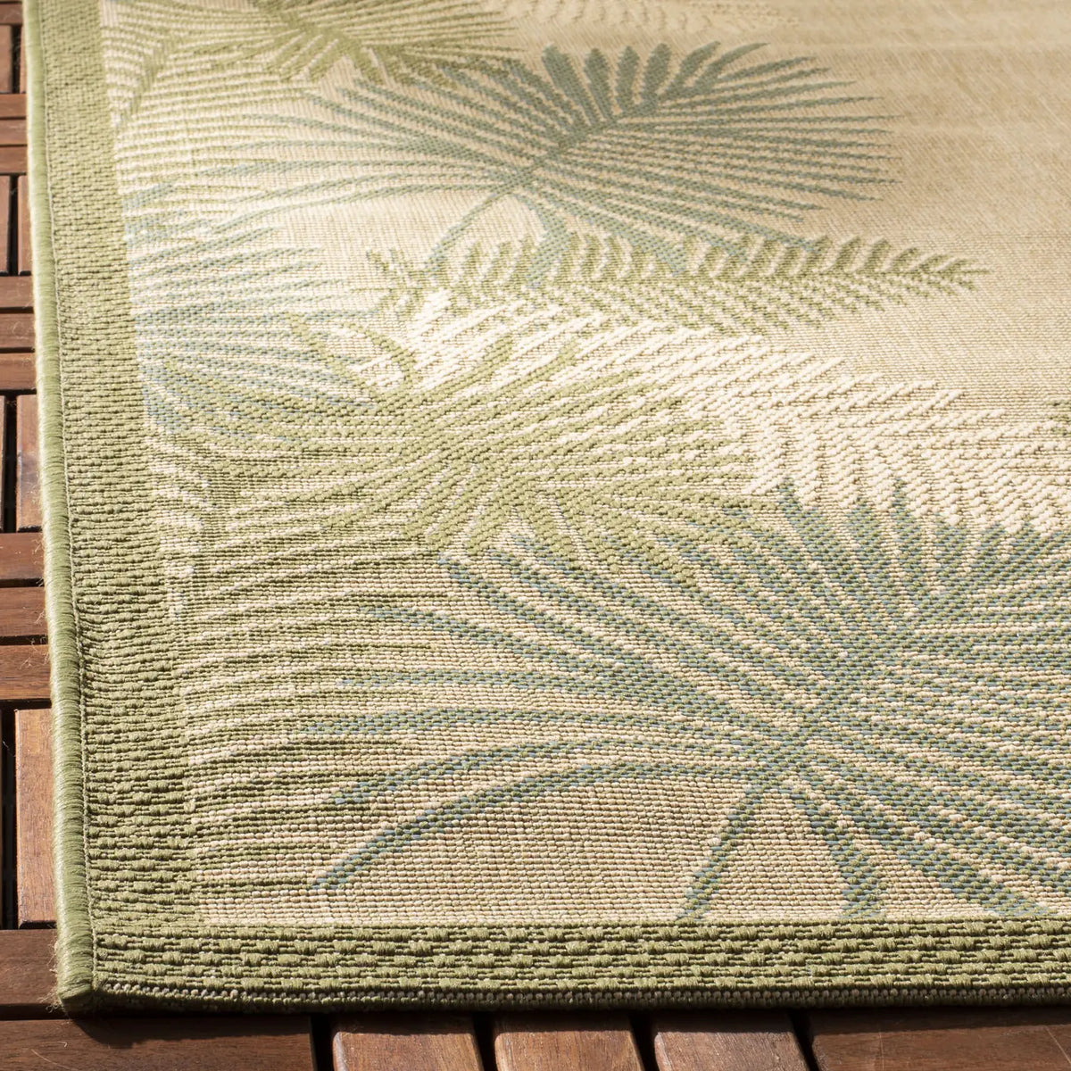 Safavieh Courtyard 4'-0" x 5'-7" Rug in Cream / Green
