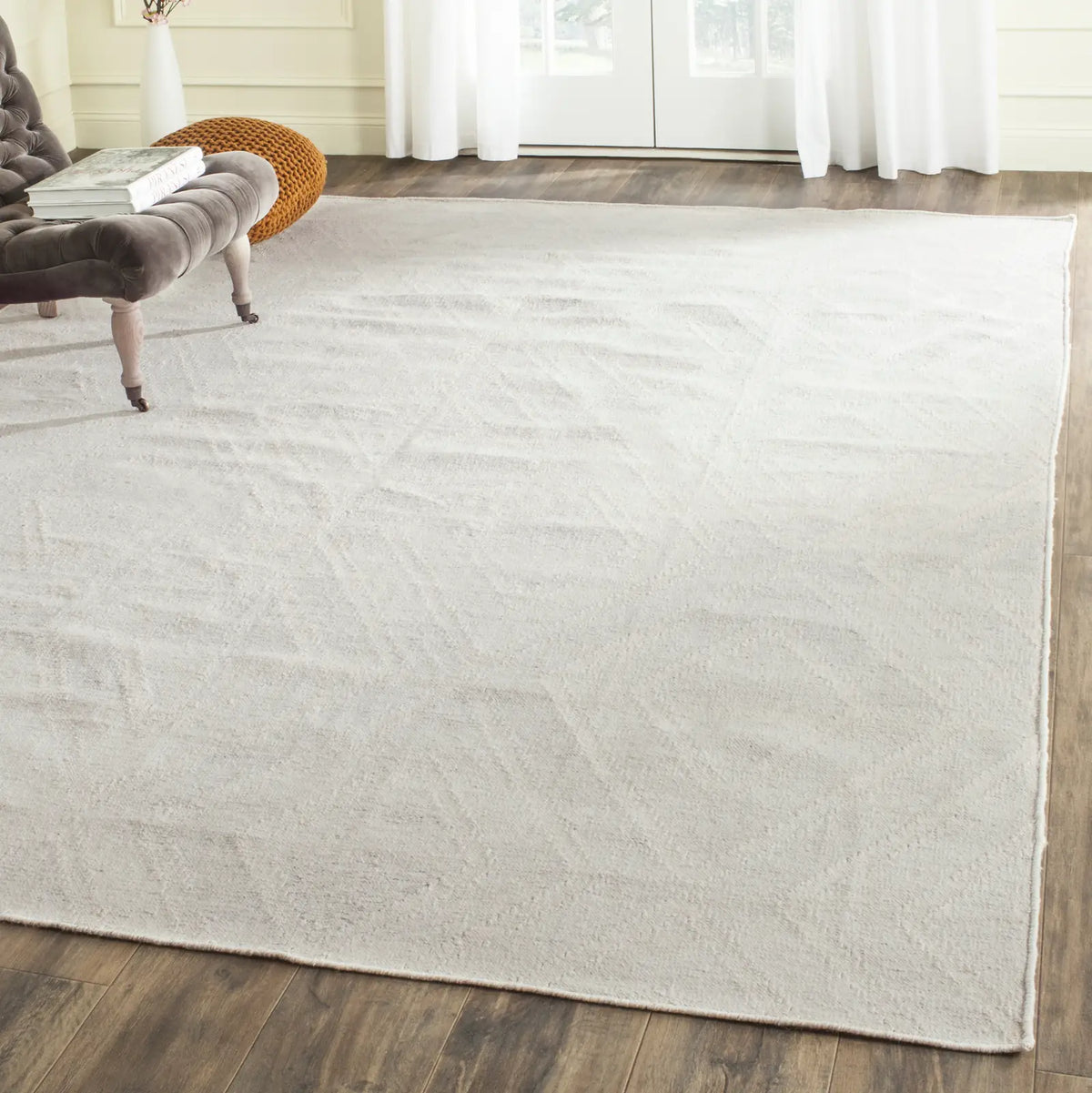 Safavieh Kilim 8'-0" x 10'-0" Rug in Light Grey / Ivory