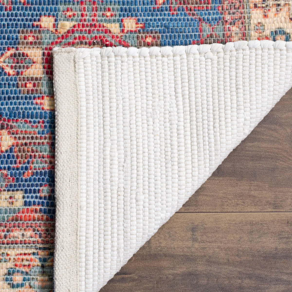 Safavieh Saffron 4'-0" x 6'-0" Rug in Navy / Beige