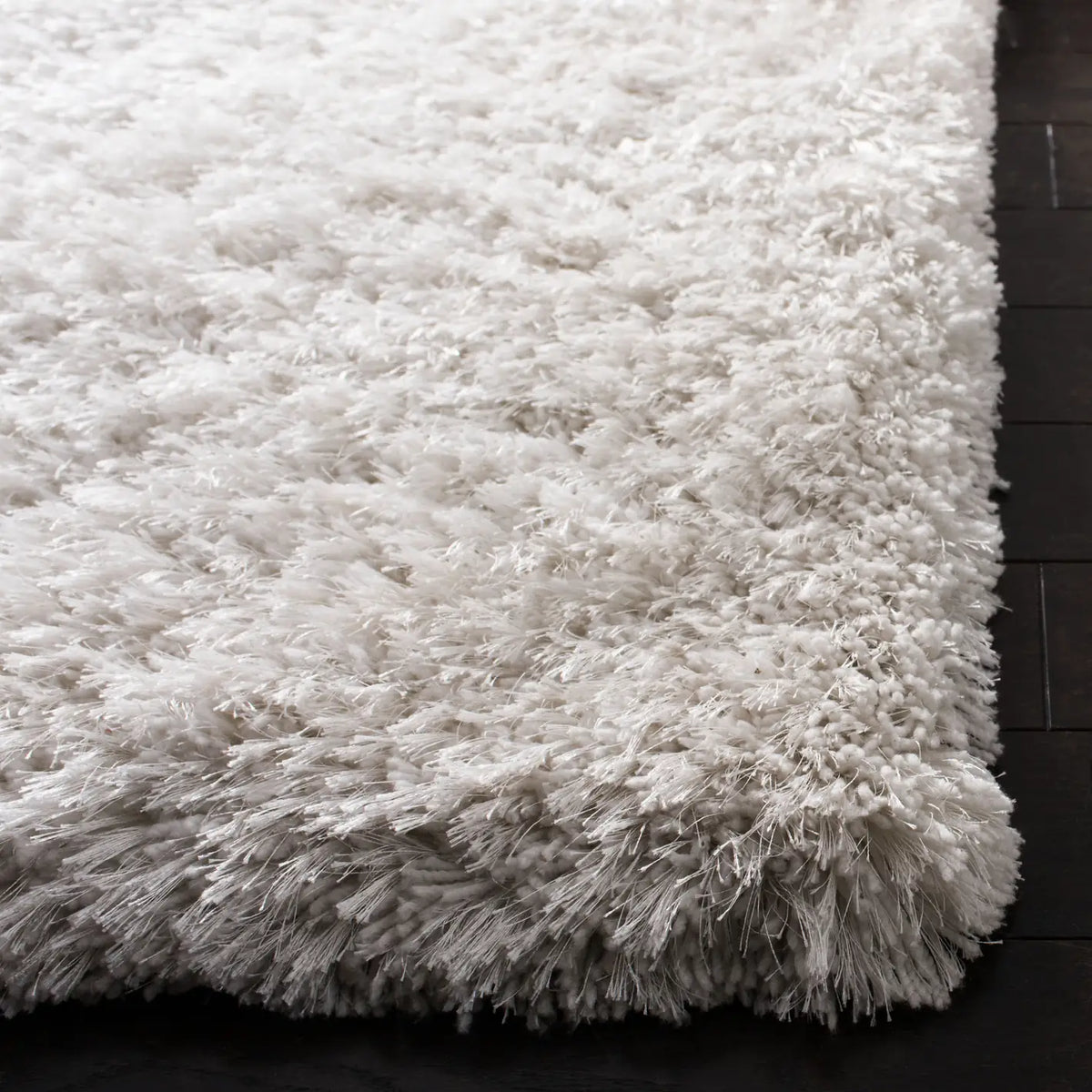 Safavieh Atlantic Shag 4'-0" x 6'-0" Rug in Ivory