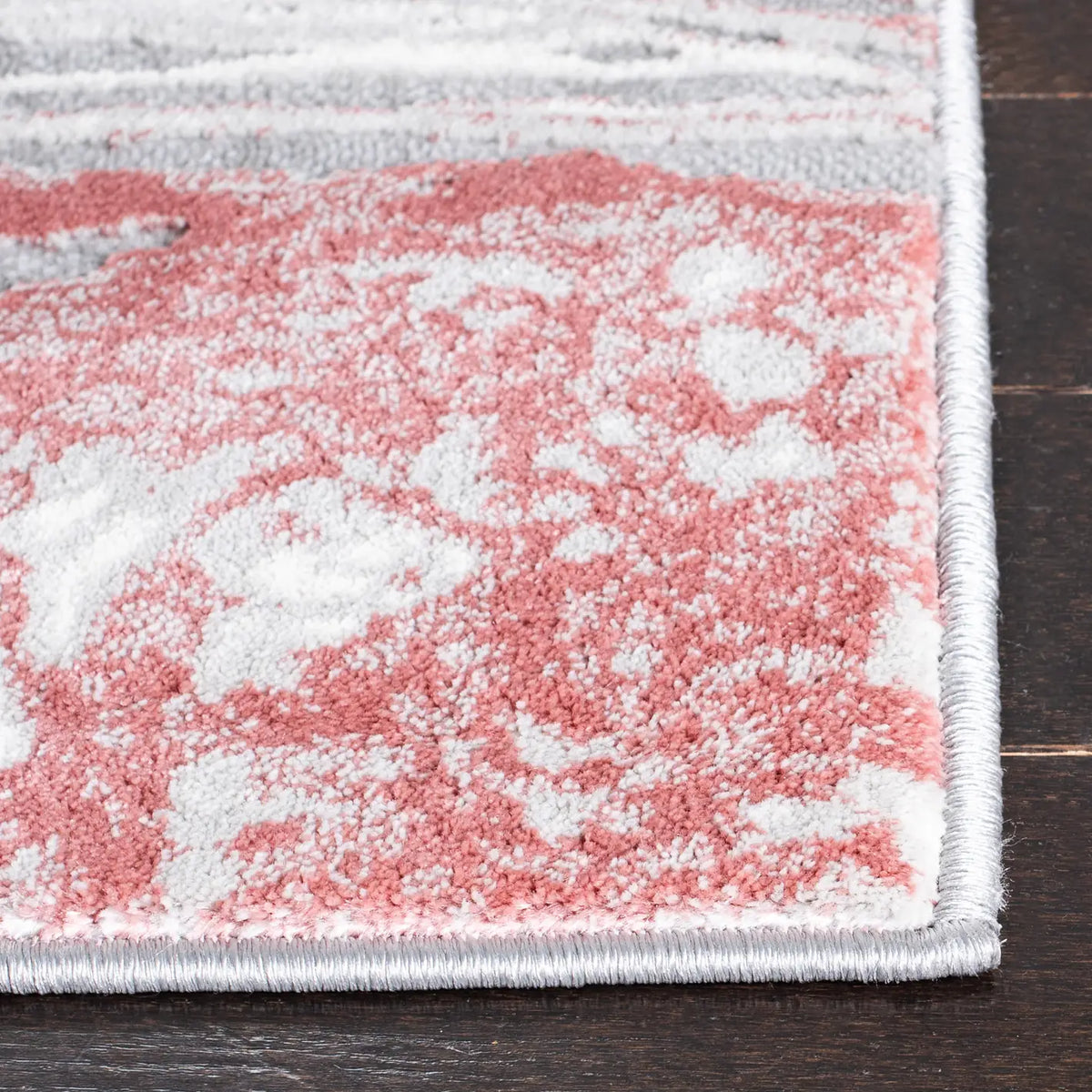 Safavieh Meadow 500 4'-0" x 6'-0" Rug in Light Grey / Pink