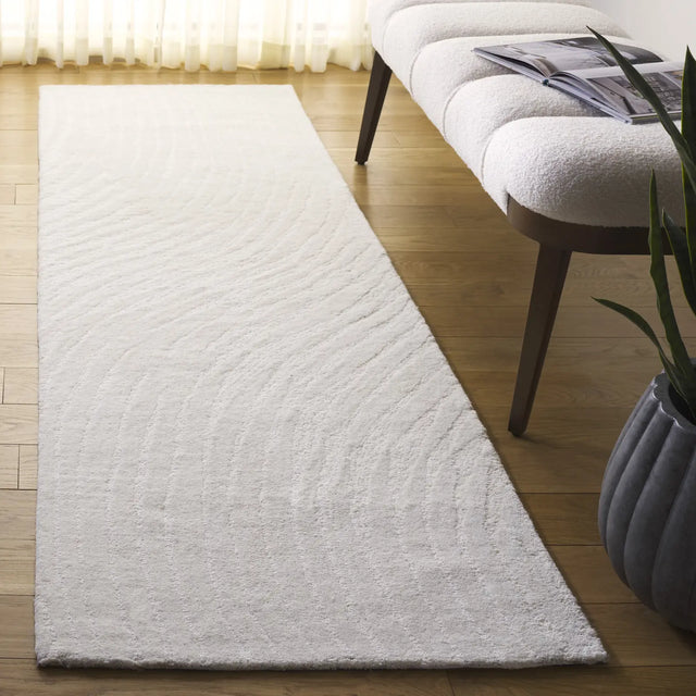 Safavieh Pine 2'-3" x 8'-0" Rug in Ivory