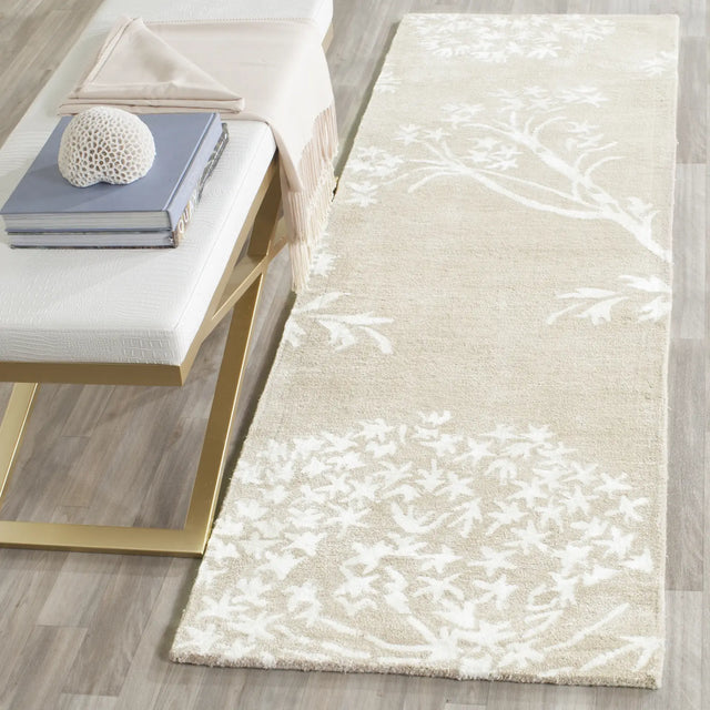Safavieh Bella 2'-3" x 7'-0" Rug in Sand / Ivory