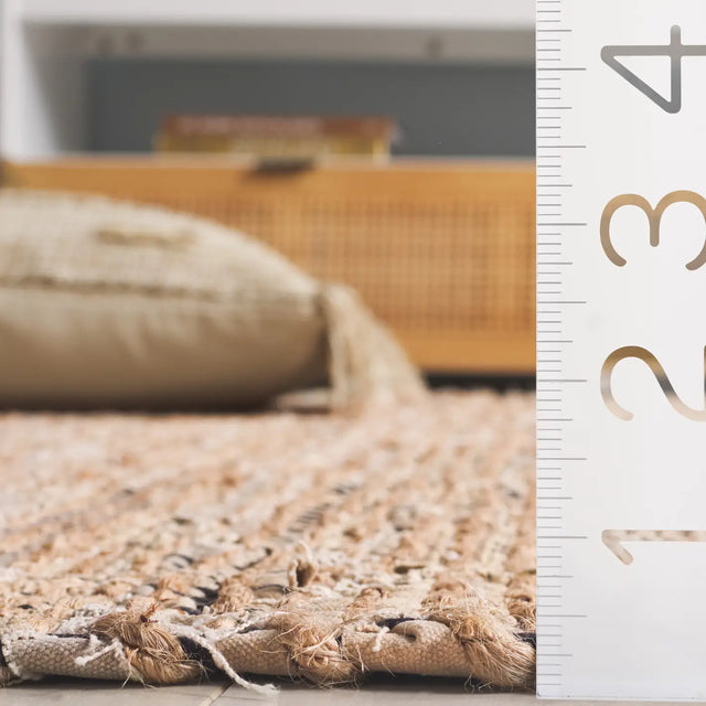 Safavieh Cape Cod 4'-0" x 6'-0" Rug in Beige