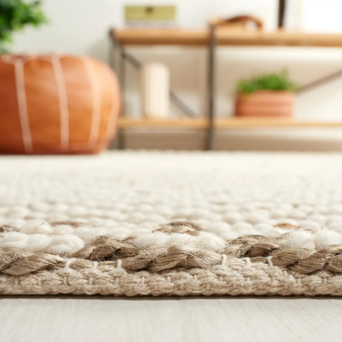 Safavieh Natural Fiber 4'-0" x 6'-0" Rug in Natural / Grey