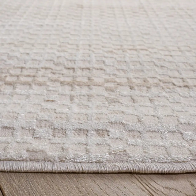 Safavieh Whisper 6'-7" x 6'-7" Rug in Ivory / White
