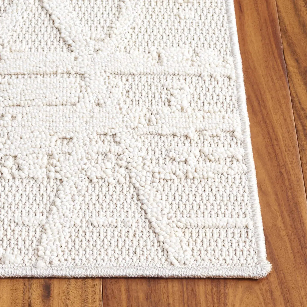 Safavieh Paros 4'-0" x 6'-0" Rug in Ivory