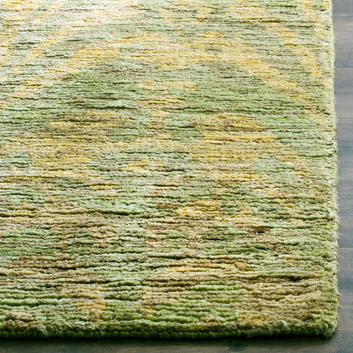 Safavieh Bohemian 4'-0" x 6'-0" Rug in Green / Gold