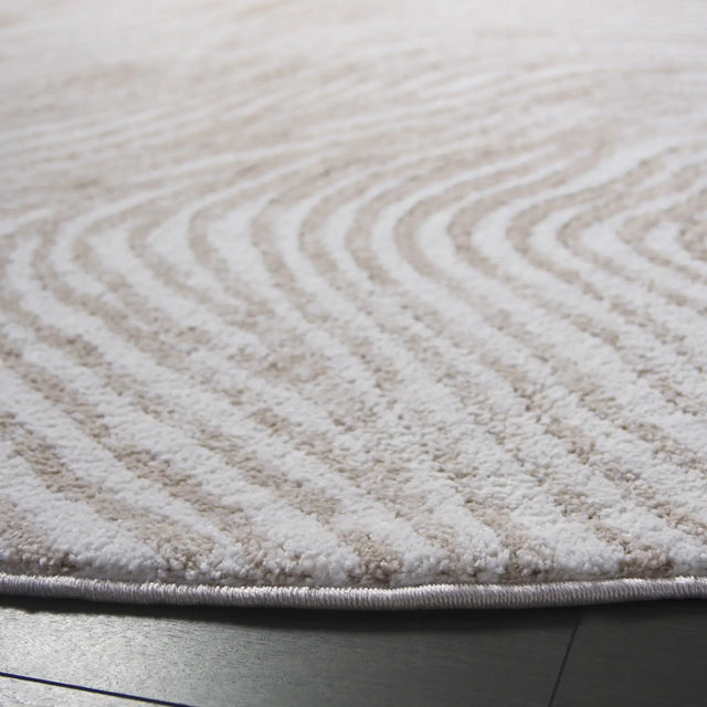 Safavieh Opal 6'-7" x 6'-7" Rug in Ivory / Beige