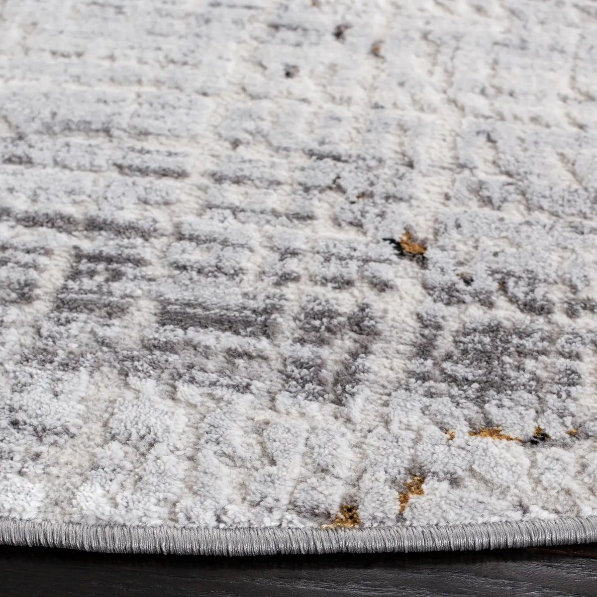 Safavieh Amelia 6'-7" x 6'-7" Rug in Grey / Gold