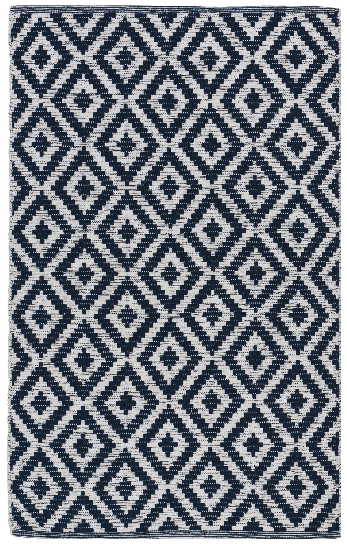 Safavieh Montauk 3'-0" x 5'-0" Rug in Navy / Ivory