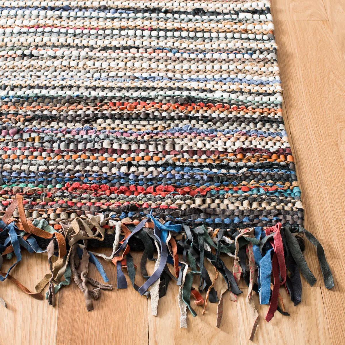 Safavieh Vintage Leather 5'-0" x 8'-0" Rug in Multi