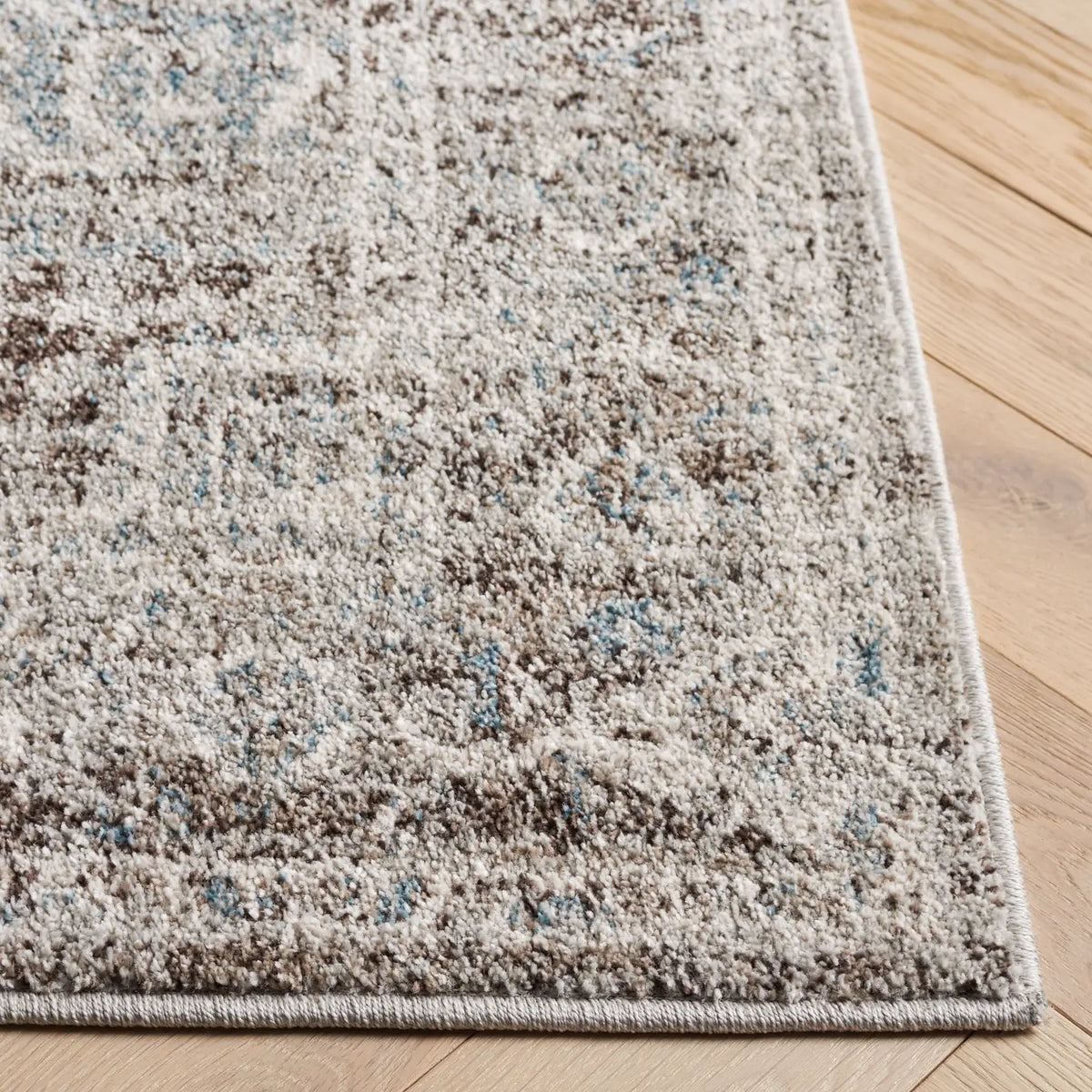 Safavieh Vintage Tabriz 4'-0" x 6'-0" Rug in Grey / Blue