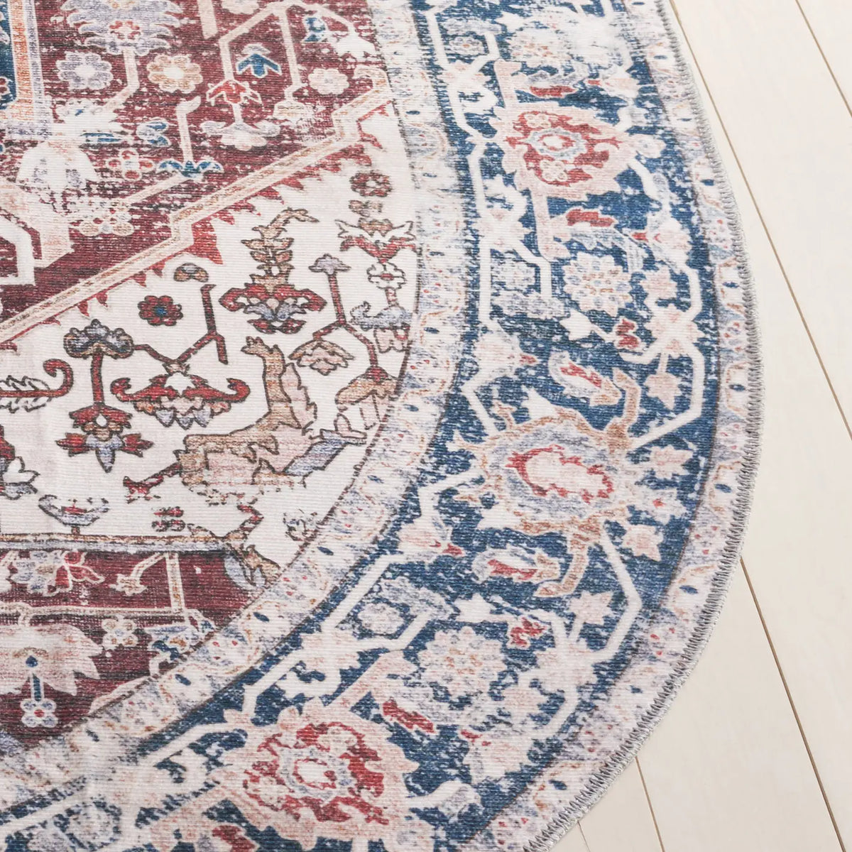 Safavieh Arizona 5'-0" x 8'-0" Rug in Red / Navy