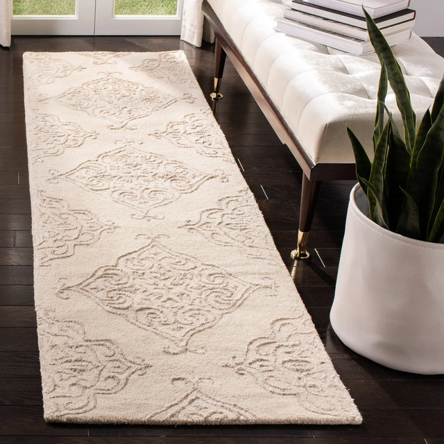 Safavieh Glamour 2'-3" x 8'-0" Rug in Ivory / Beige