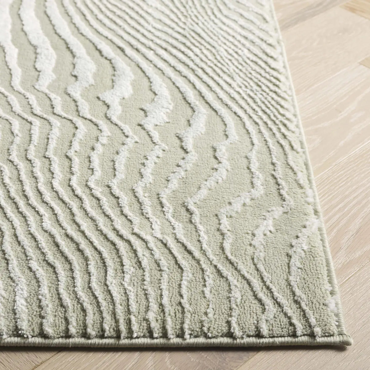 Safavieh Revive 4'-0" x 6'-0" Rug in Sage / Ivory