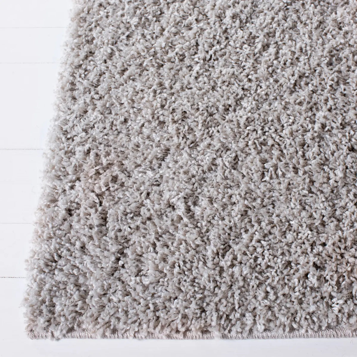 Safavieh Venus Shag 500 4'-0" x 6'-0" Rug in Light Grey
