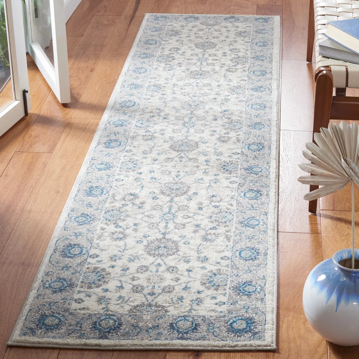 Safavieh Sofia 2'-2" x 8'-0" Rug in Ivory / Blue