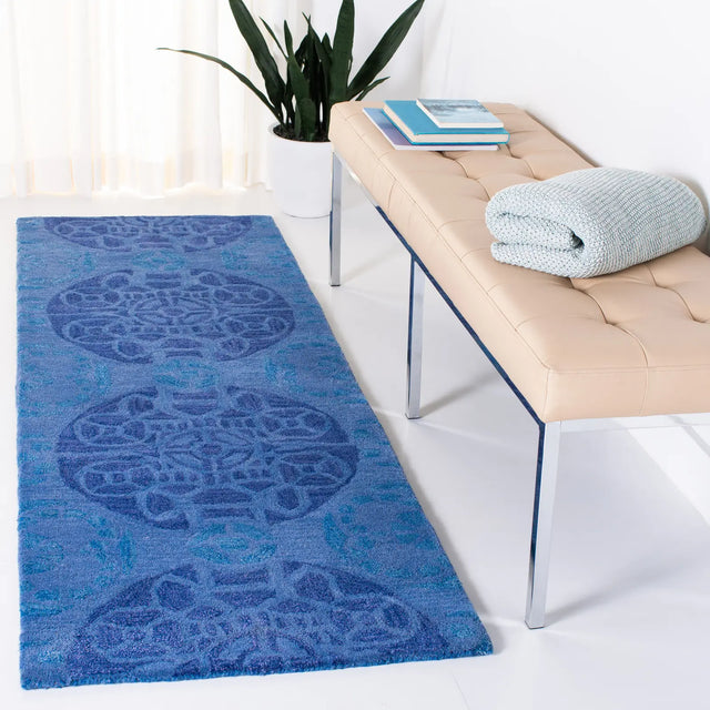 Safavieh Wyndham 2'-3" x 11'-0" Rug in Blue