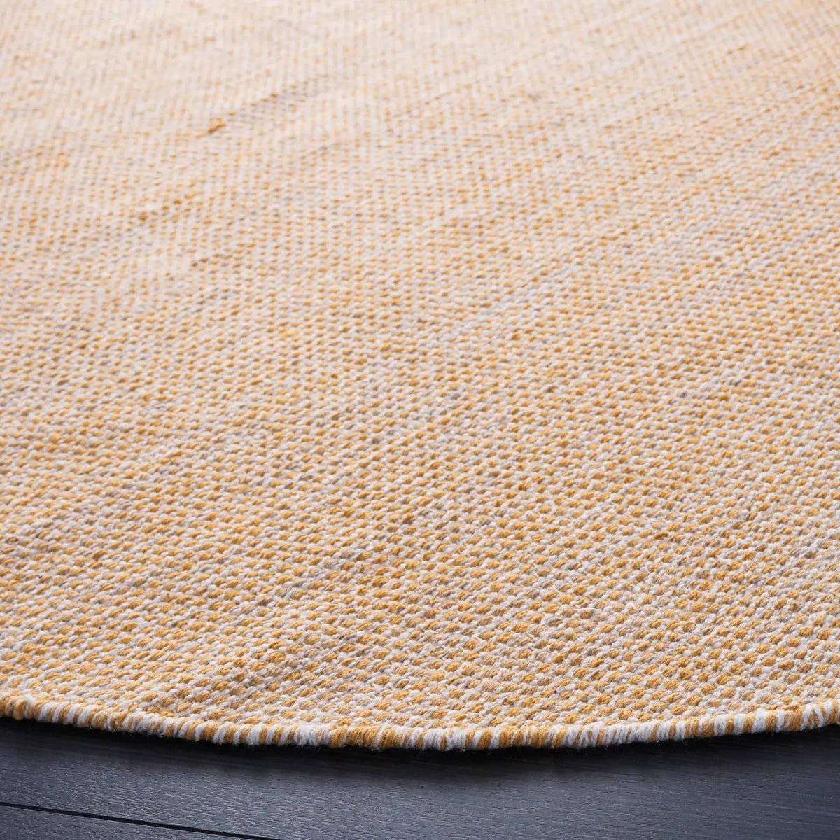 Safavieh Montauk 6'-0" x 6'-0" Rug in Yellow / Ivory