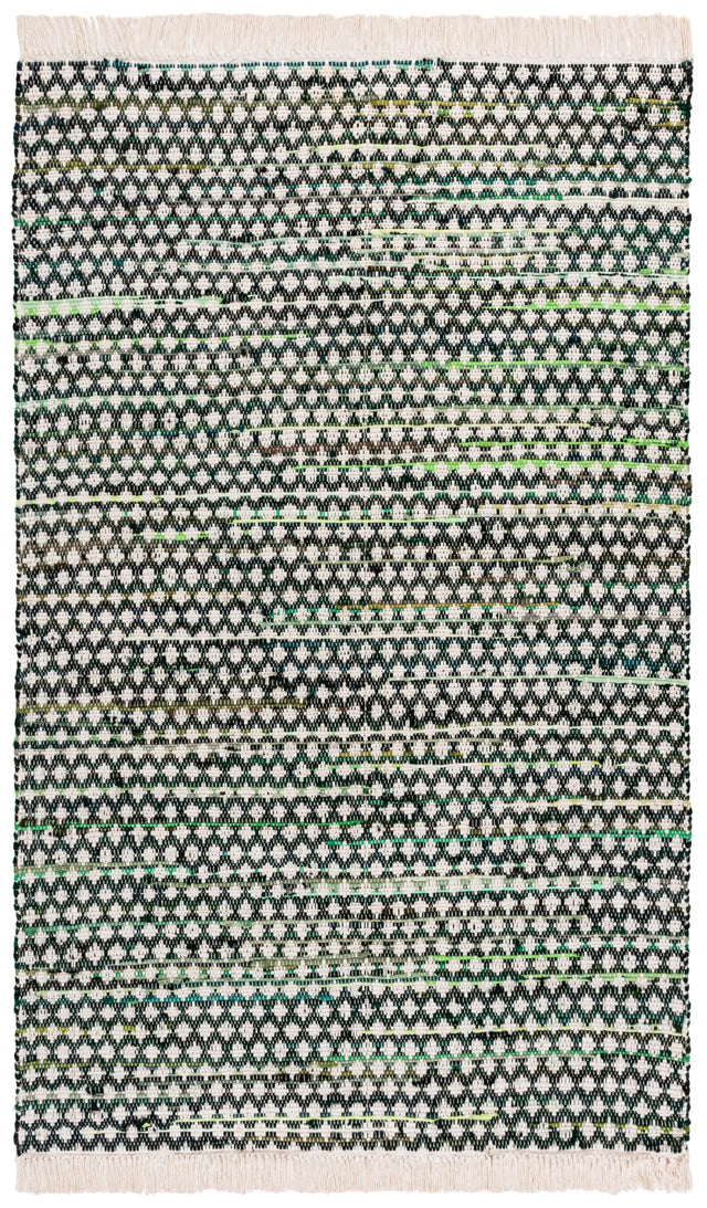 Safavieh Montauk 4'-0" x 6'-0" Rug in Green / Ivory