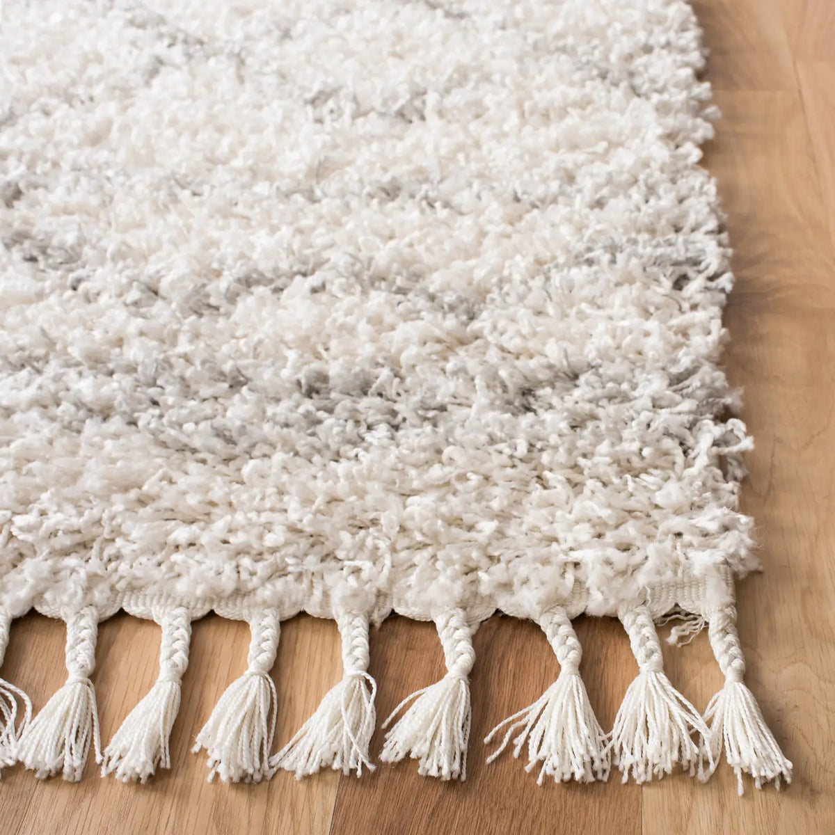 Safavieh Pro Lux Shag 400 4'-0" x 6'-0" Rug in Ivory / Light Grey