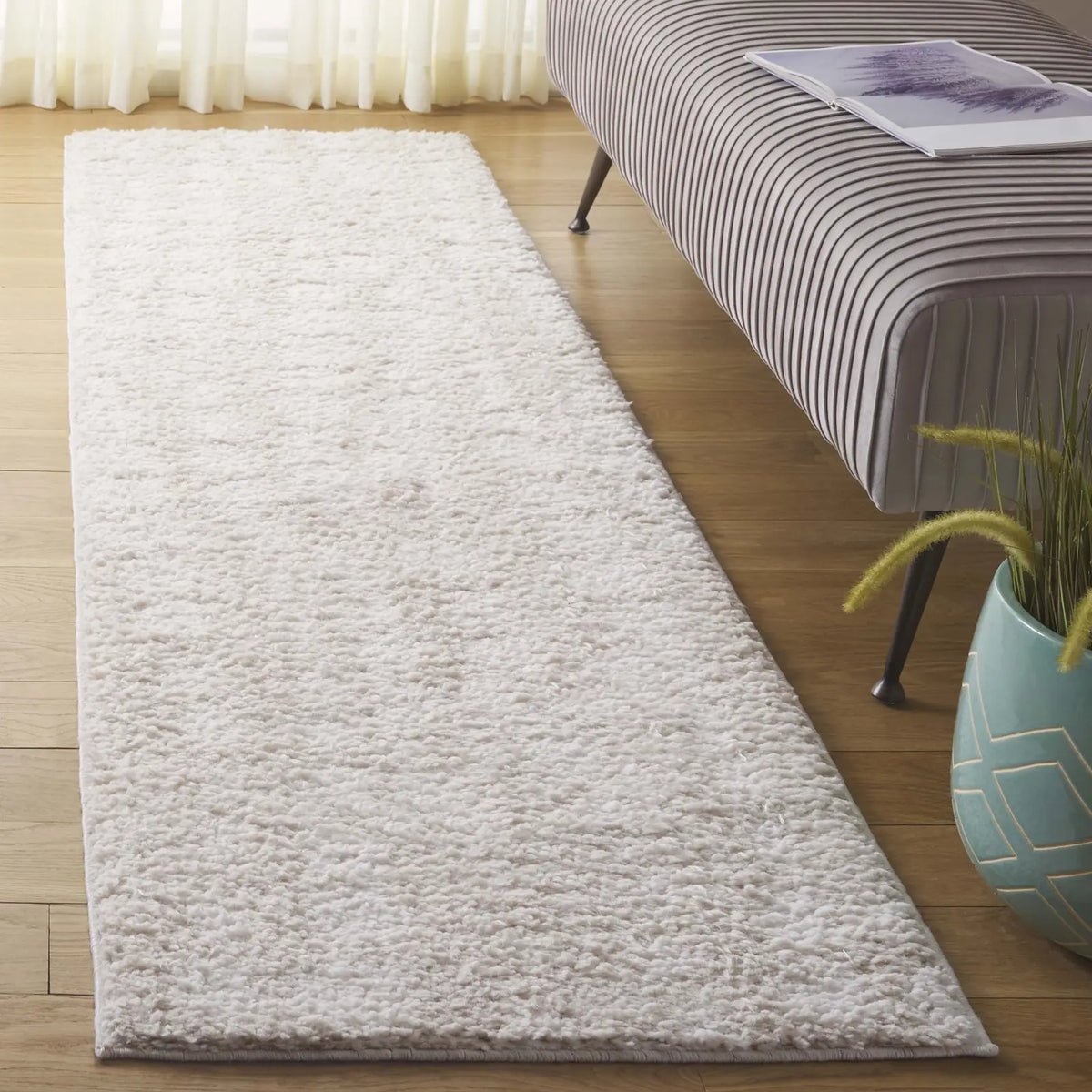 Safavieh Rumi Shag 2'-2" x 8'-0" Rug in Ivory / Light Beige