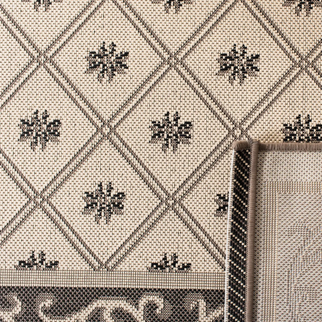 Safavieh Courtyard 5'-3" x 7'-7" Rug in Beige / Dark Beig