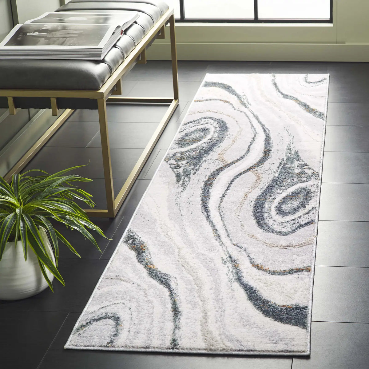Safavieh Alenia 100 2'-0" x 8'-0" Rug in Grey / Ivory