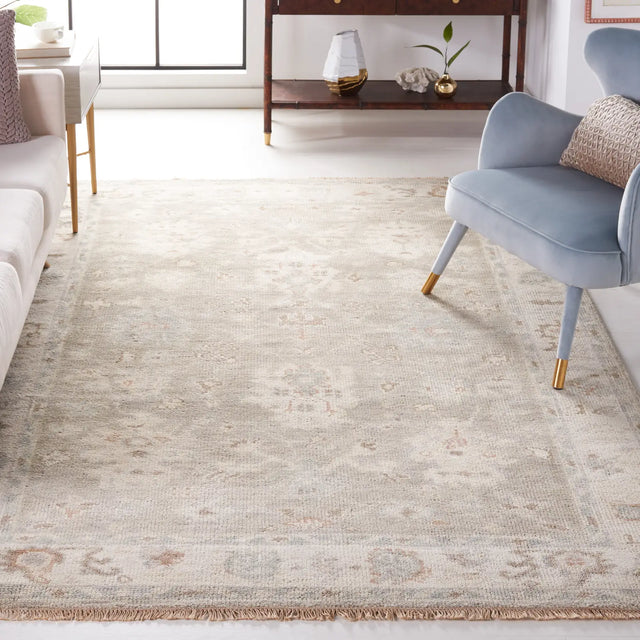 Safavieh Samarkand 6'-0" x 9'-0" Rug in Ivory / Silver