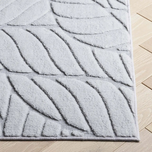 Safavieh Versailles 4'-0" x 6'-0" Rug in Grey