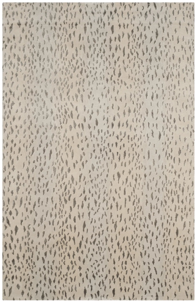 Safavieh Tibetan 6'-0" x 9'-0" Rug in Silver