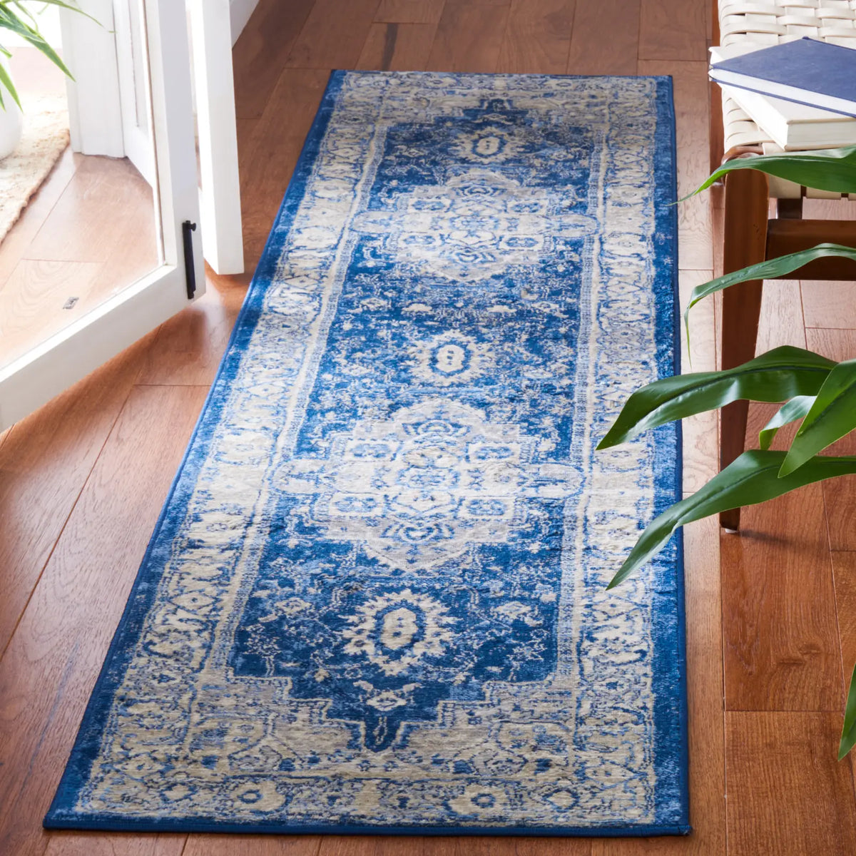 Safavieh Brentwood 2'-0" x 8'-0" Rug in Navy / Grey