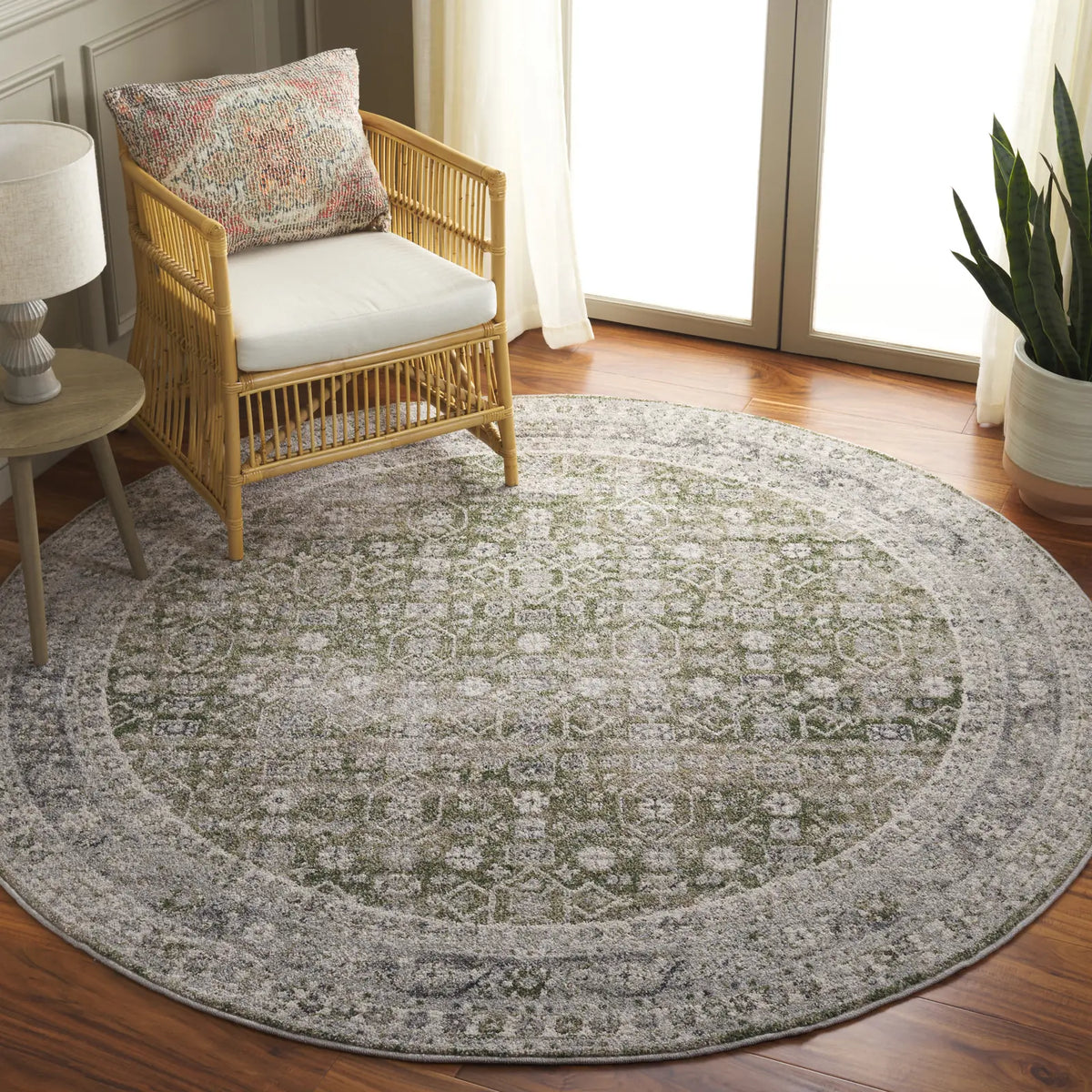 Safavieh Vintage Tabriz 6'-7" x 6'-7" Rug in Green / Grey