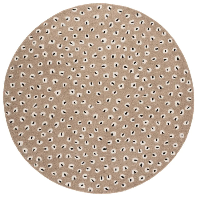 Safavieh Fifth Avenue 6'-0" x 6'-0" Rug in Beige / Ivory