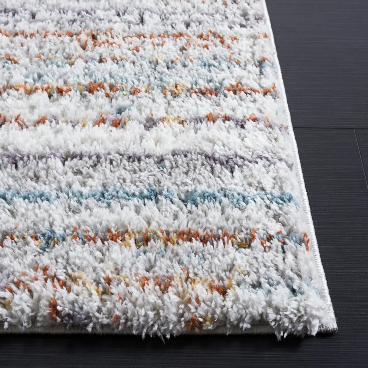 Safavieh Berber Shag 4'-5" x 6'-5" Rug in Blue Rust / Ivory