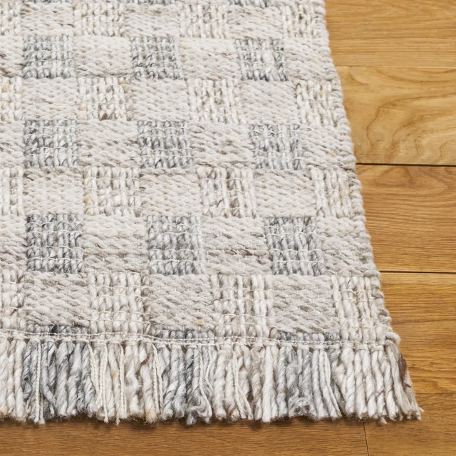 Safavieh Renewal 4'-0" x 6'-0" Rug in Grey