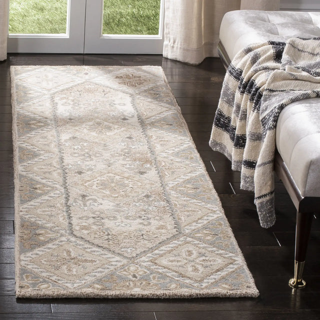 Safavieh Wyndham 2'-3" x 7'-0" Rug in Ivory / Grey