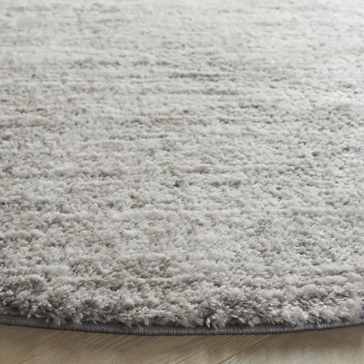 Safavieh Jasmine Shag 6'-7" x 6'-7" Rug in Grey / Ivory
