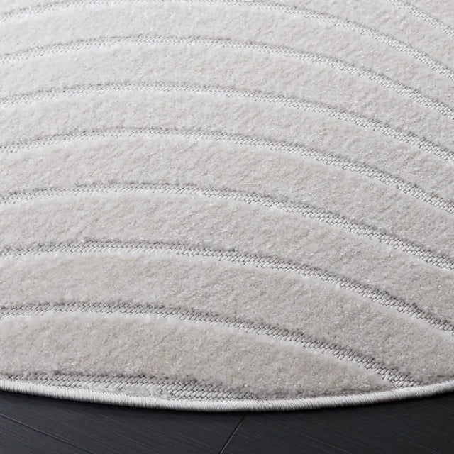 Safavieh Stella 6'-7" x 6'-7" Rug in Ivory
