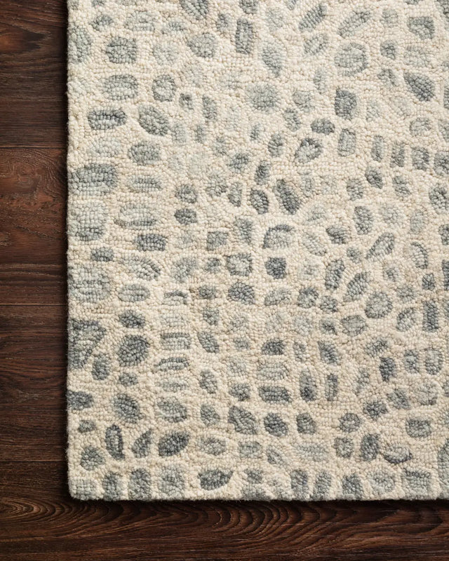Loloi Masai Mas-03 Silver Grey / Ivory Rugs - corner on wood