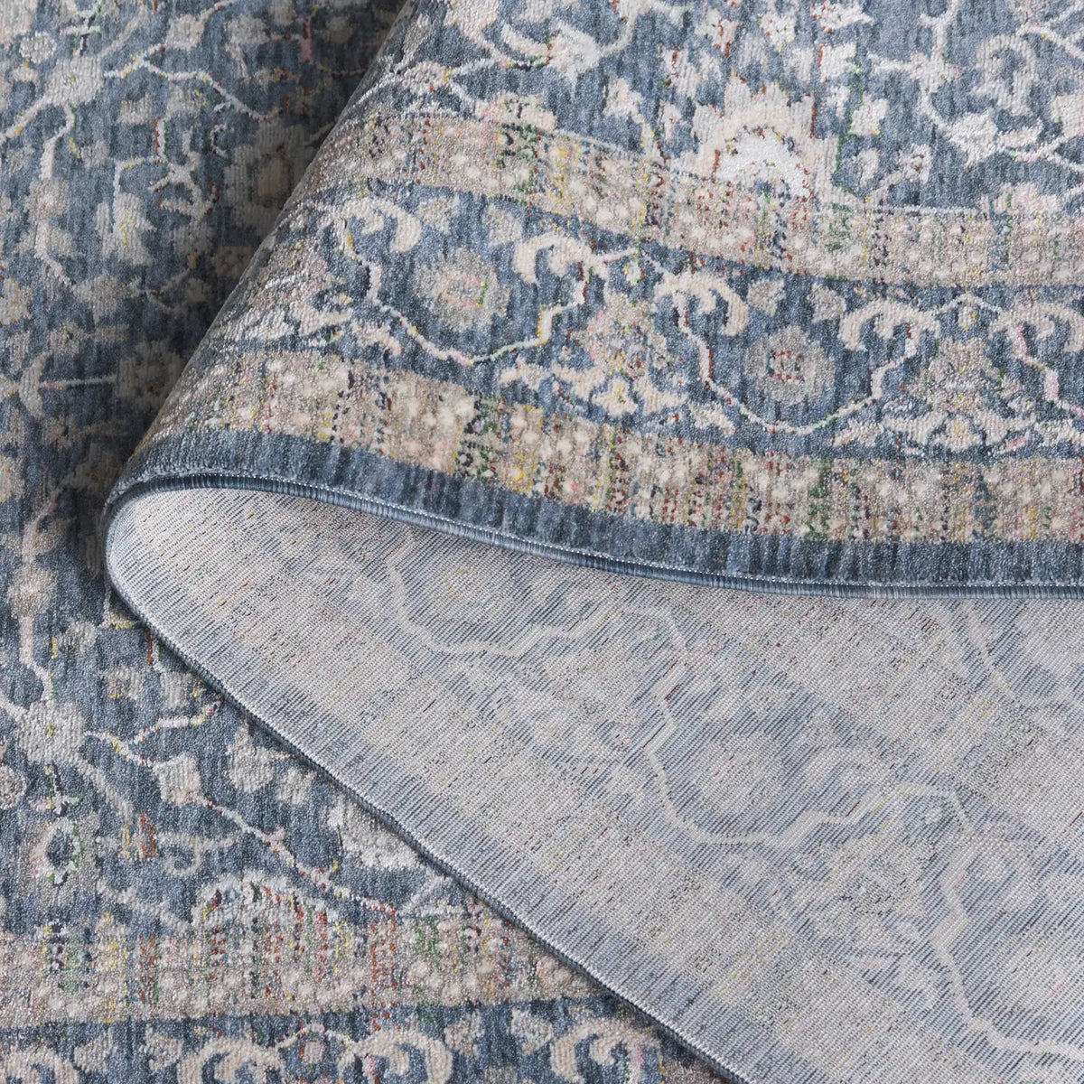 Safavieh Sutton 5'-0" x 8'-0" Rug in Navy / Beige