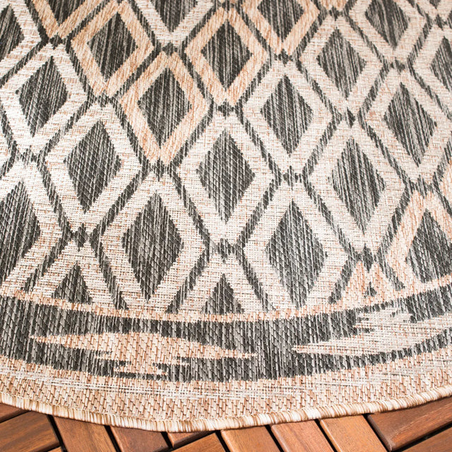 Safavieh Courtyard 6'-7" x 6'-7" Rug in Black / Natural