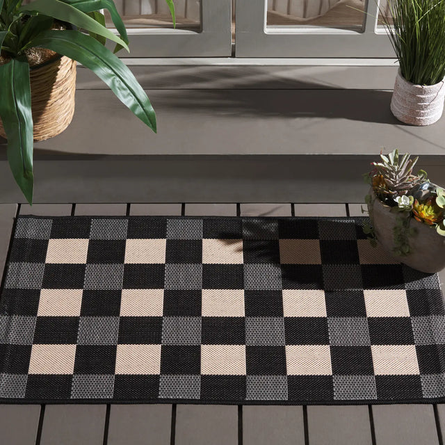 Safavieh Courtyard 2'-0" x 3'-7" Rug in Black / Beige