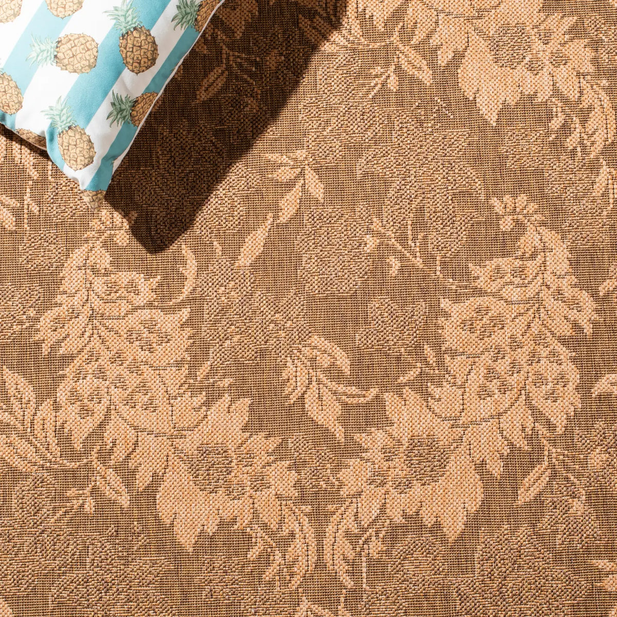 Safavieh Courtyard 4'-0" x 5'-7" Rug in Gold / Natural