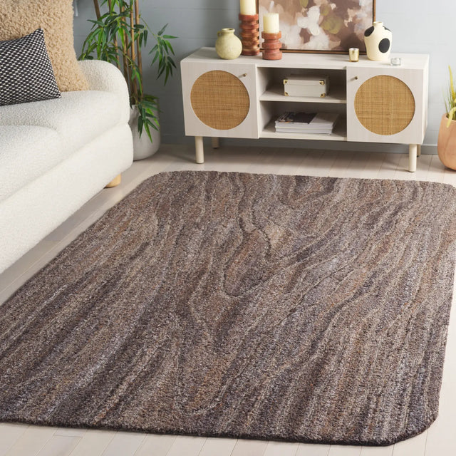 Safavieh Harvest 4'-0" x 6'-0" Rug in Brown